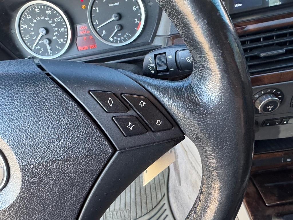 BMW 5 Series 4dr Sdn 525xi AWD 2007