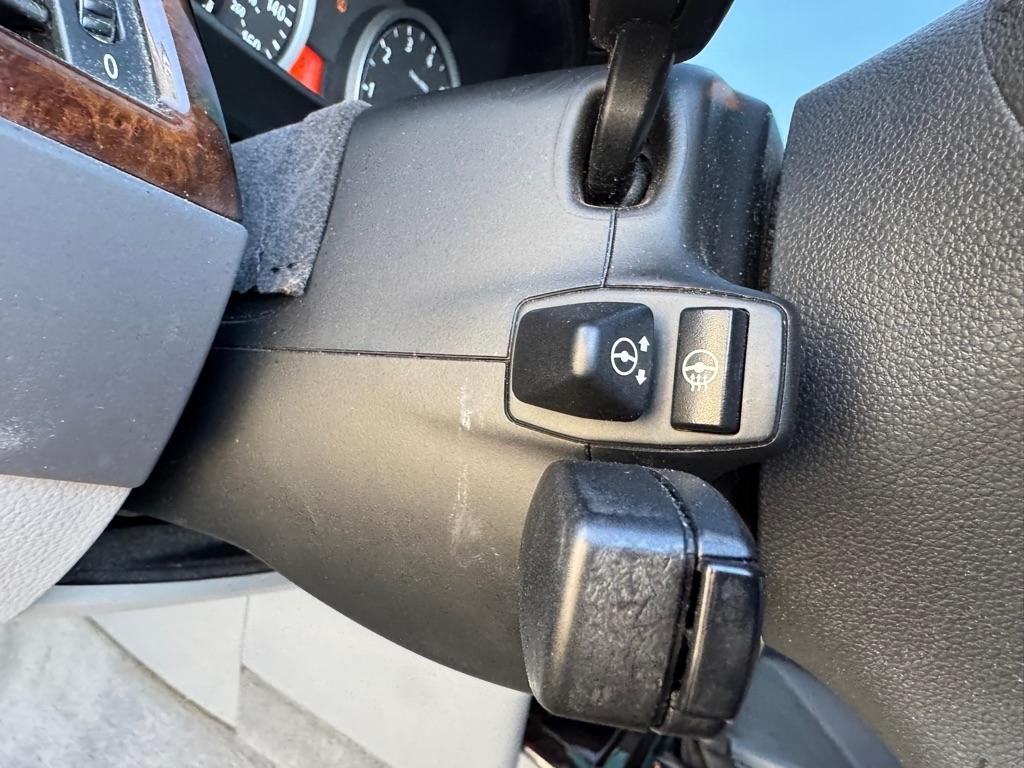 BMW 5 Series 4dr Sdn 525xi AWD 2007