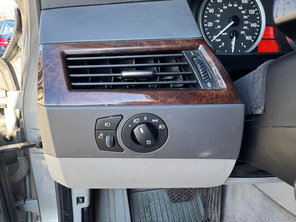 BMW 5 Series 4dr Sdn 525xi AWD 2007