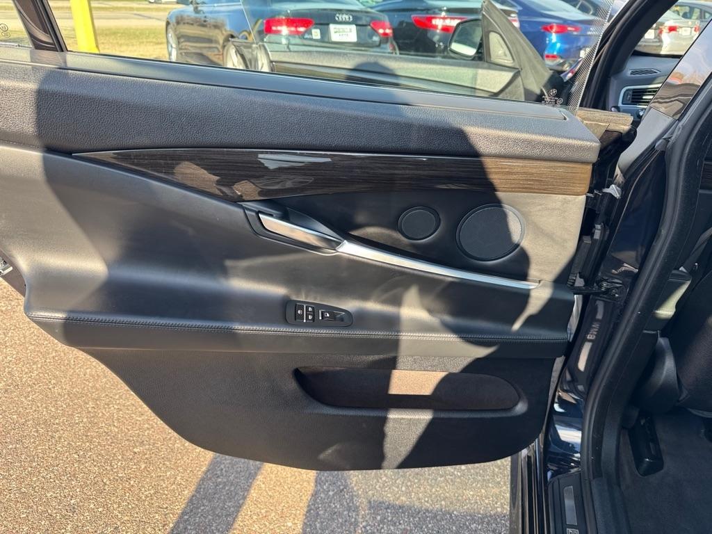 BMW 5 Series 550i xDrive Gran Turismo 2017