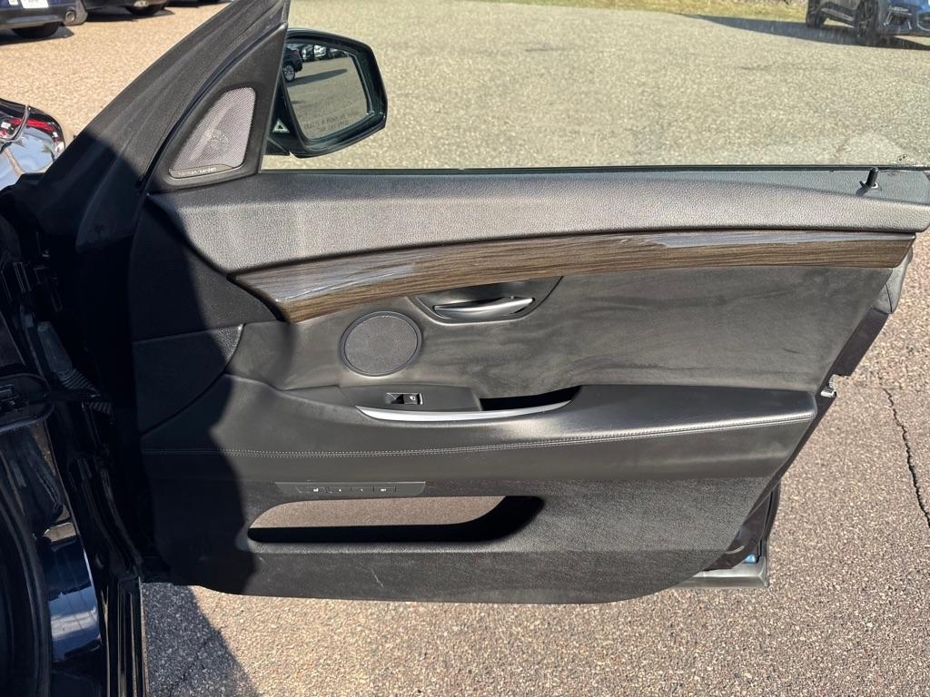 BMW 5 Series 550i xDrive Gran Turismo 2017