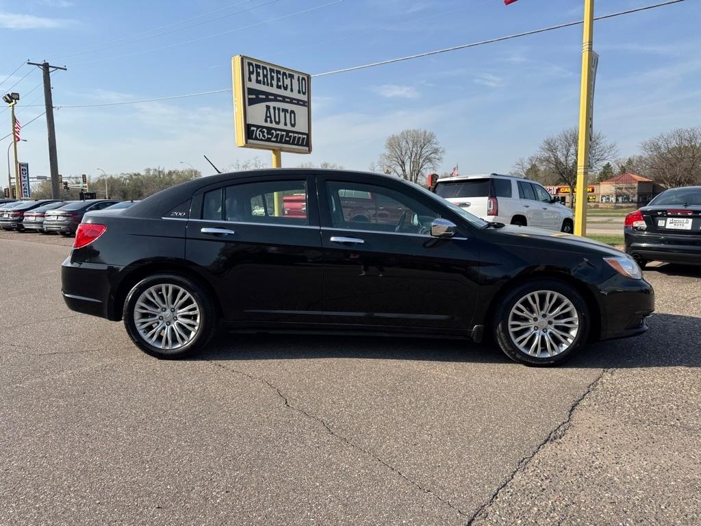 Chrysler 200 4dr Sdn Limited 2013