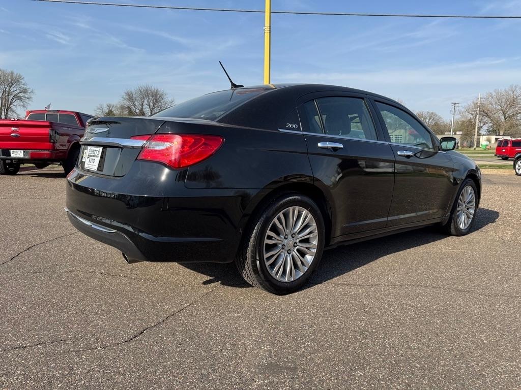 Chrysler 200 4dr Sdn Limited 2013