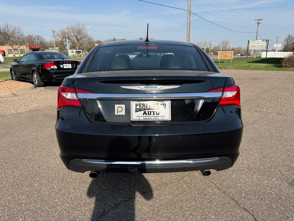 Chrysler 200 4dr Sdn Limited 2013