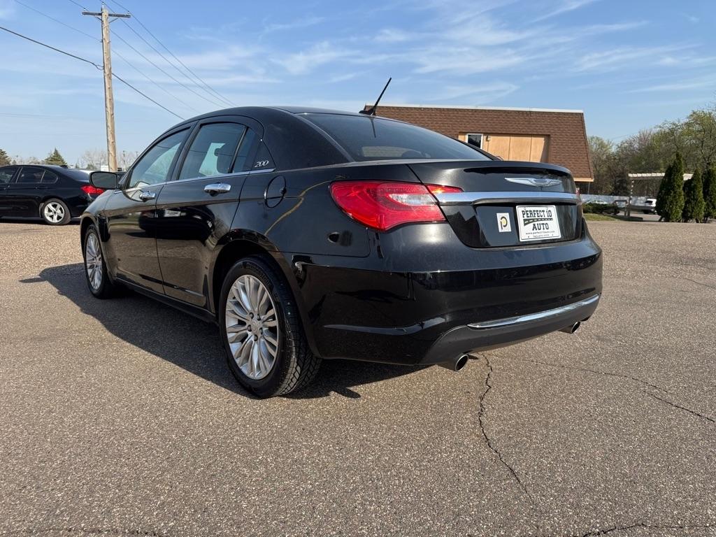 Chrysler 200 4dr Sdn Limited 2013