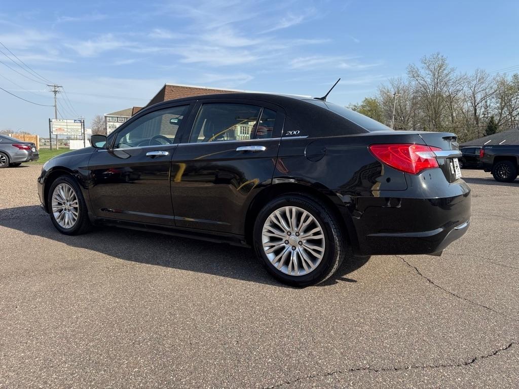 Chrysler 200 4dr Sdn Limited 2013