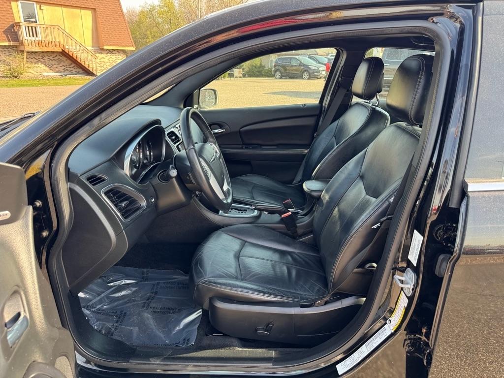 Chrysler 200 4dr Sdn Limited 2013