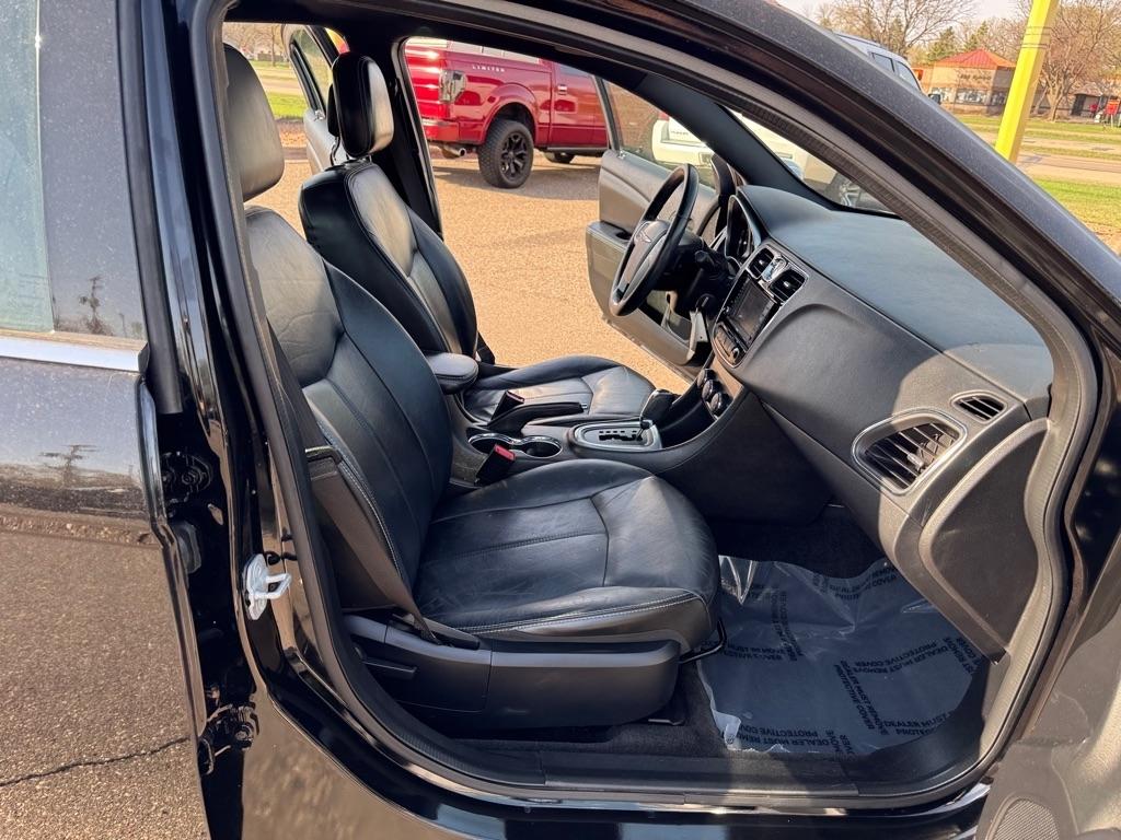 Chrysler 200 4dr Sdn Limited 2013