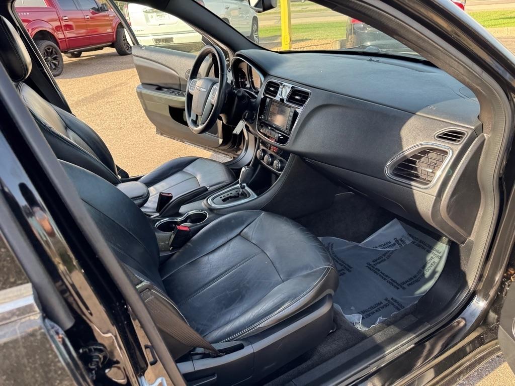 Chrysler 200 4dr Sdn Limited 2013