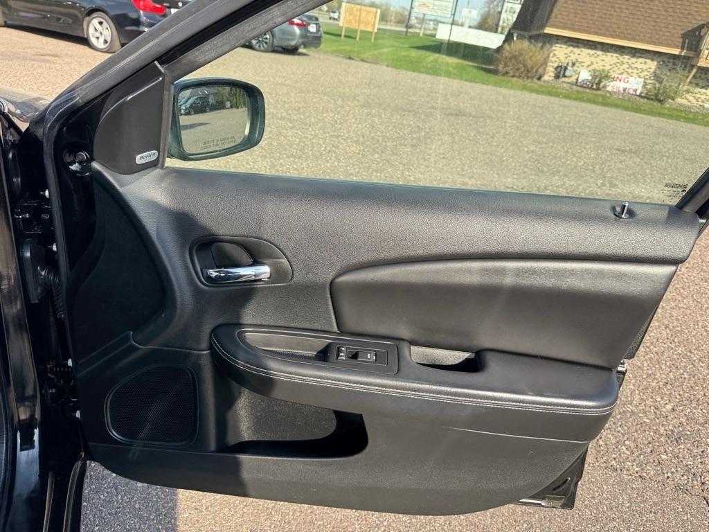 Chrysler 200 4dr Sdn Limited 2013