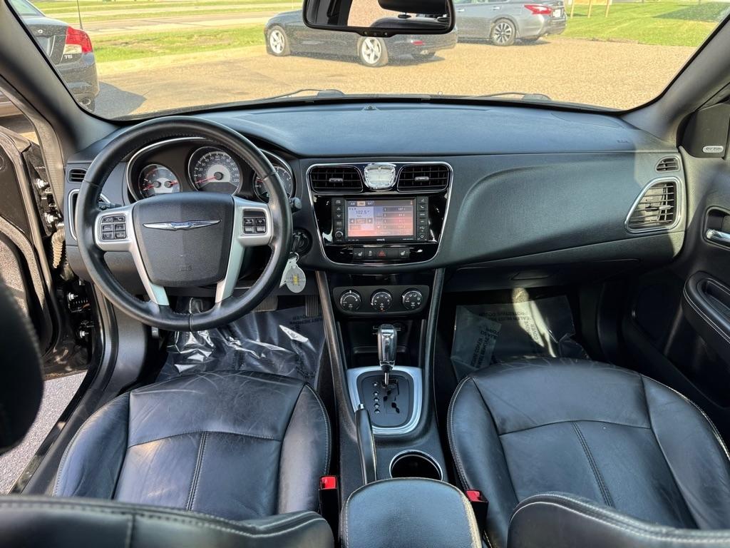 Chrysler 200 4dr Sdn Limited 2013