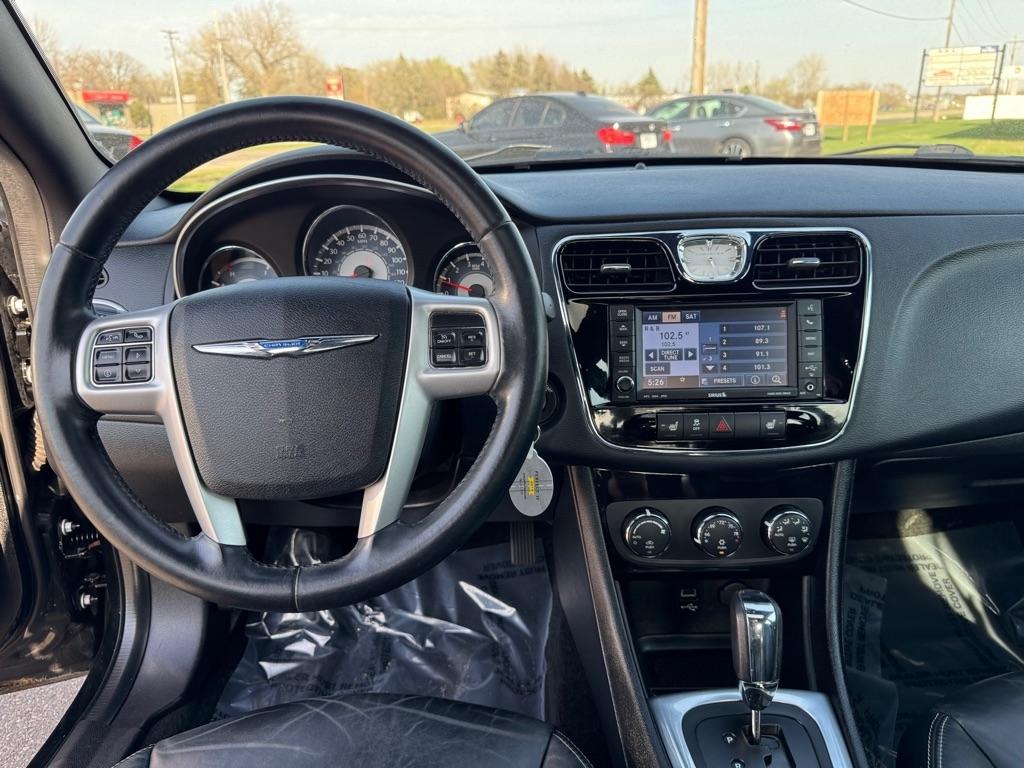 Chrysler 200 4dr Sdn Limited 2013