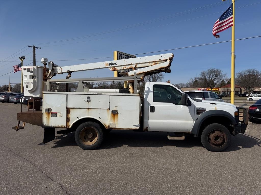 Ford Super Duty F-450 DRW 2WD Reg Cab 141" WB 60" CA XLT 2009