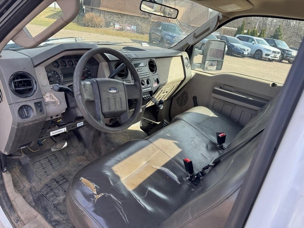 Ford Super Duty F-450 DRW 2WD Reg Cab 141" WB 60" CA XLT 2009