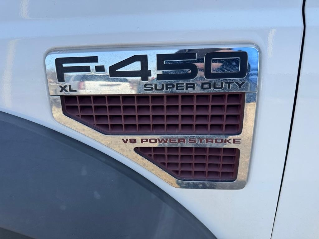 Ford Super Duty F-450 DRW 2WD Reg Cab 141" WB 60" CA XLT 2009