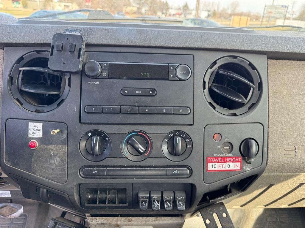 Ford Super Duty F-450 DRW 2WD Reg Cab 141" WB 60" CA XLT 2009