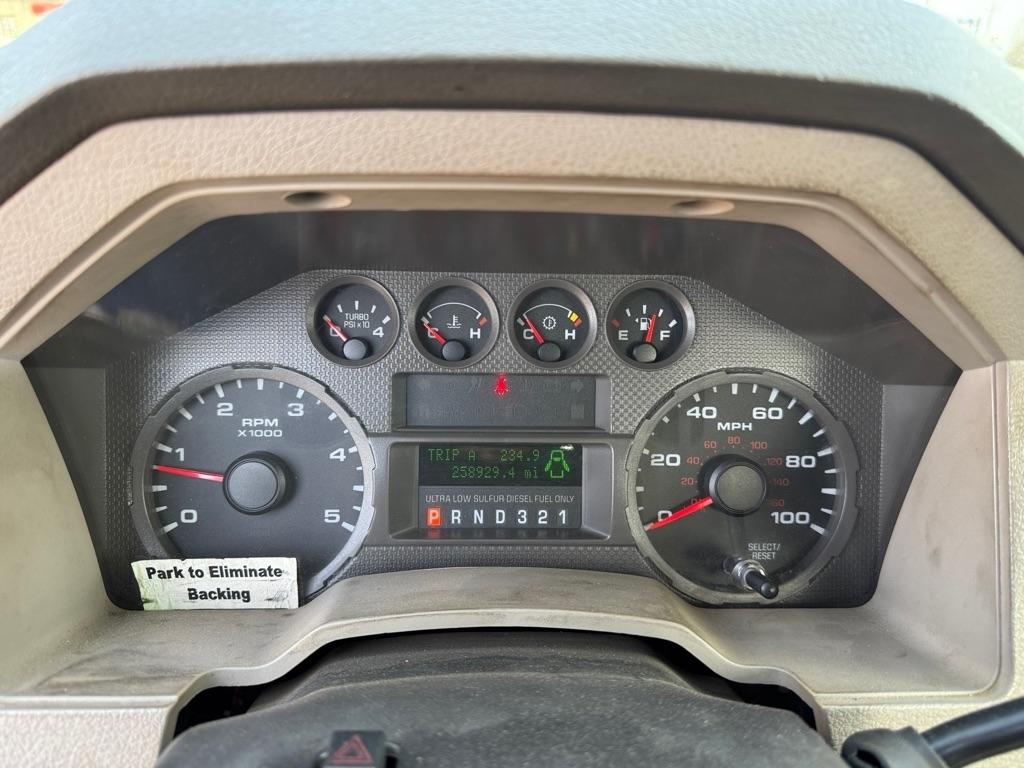 Ford Super Duty F-450 DRW 2WD Reg Cab 141" WB 60" CA XLT 2009