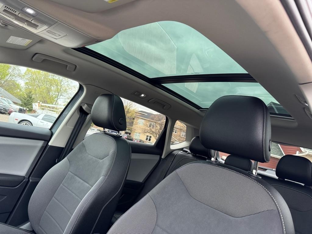 Volkswagen Taos SE FWD 2022