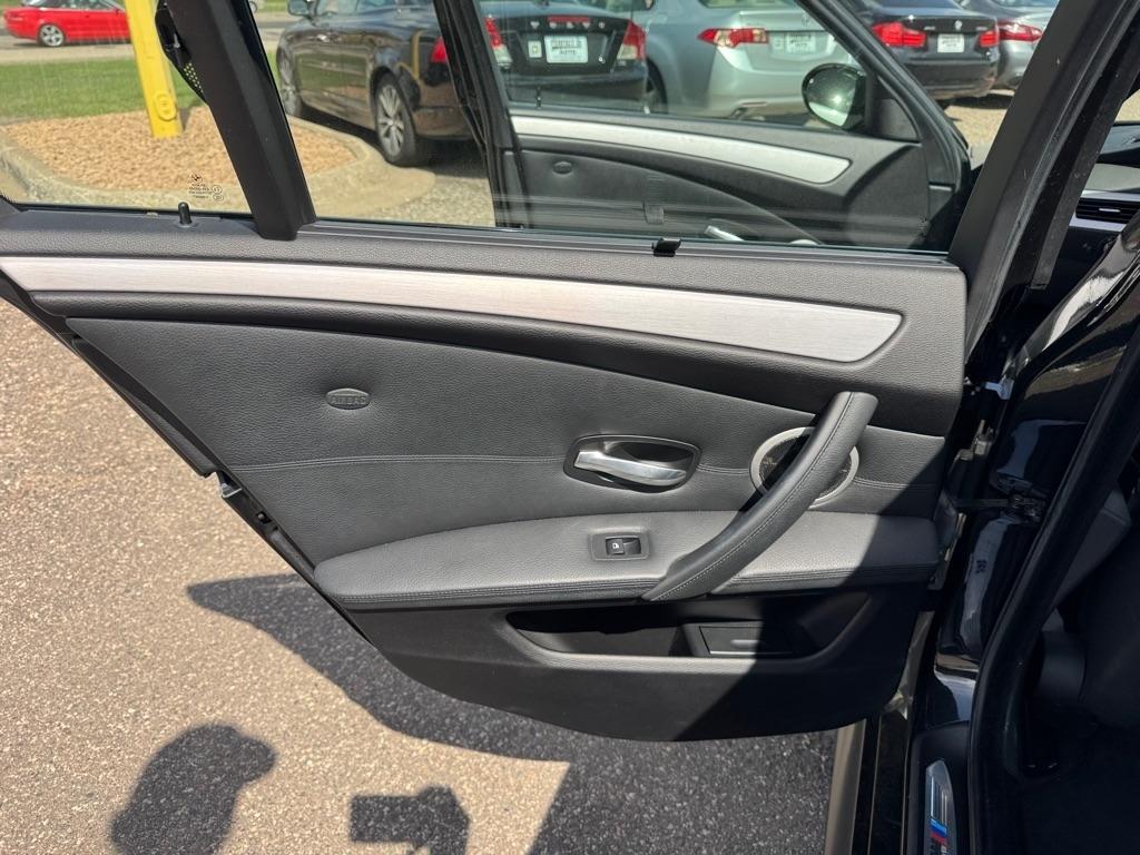 BMW 5 Series 4dr Sdn M5 RWD 2008