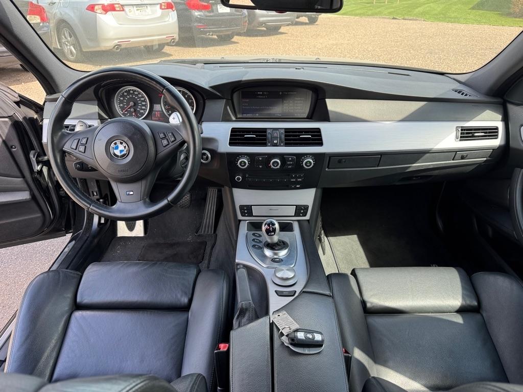 BMW 5 Series 4dr Sdn M5 RWD 2008