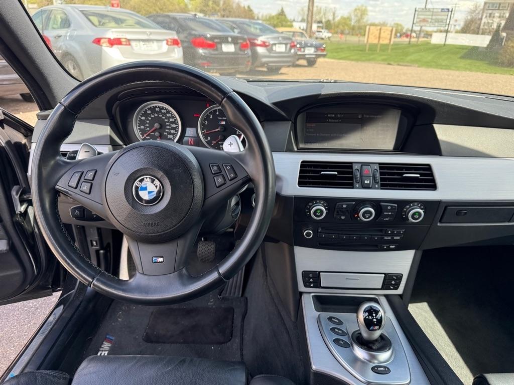 BMW 5 Series 4dr Sdn M5 RWD 2008