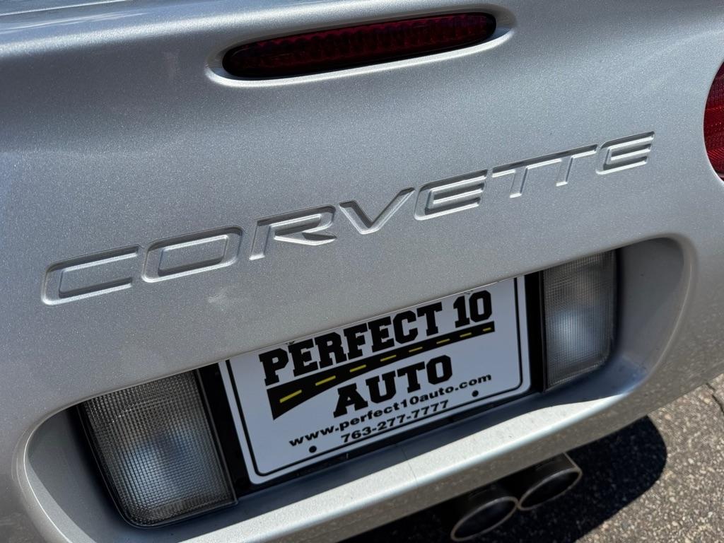 Chevrolet Corvette 2dr Cpe 2001
