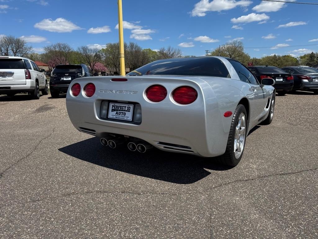 Chevrolet Corvette 2dr Cpe 2001