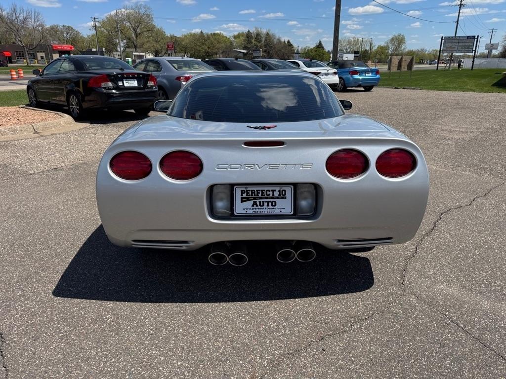 Chevrolet Corvette 2dr Cpe 2001