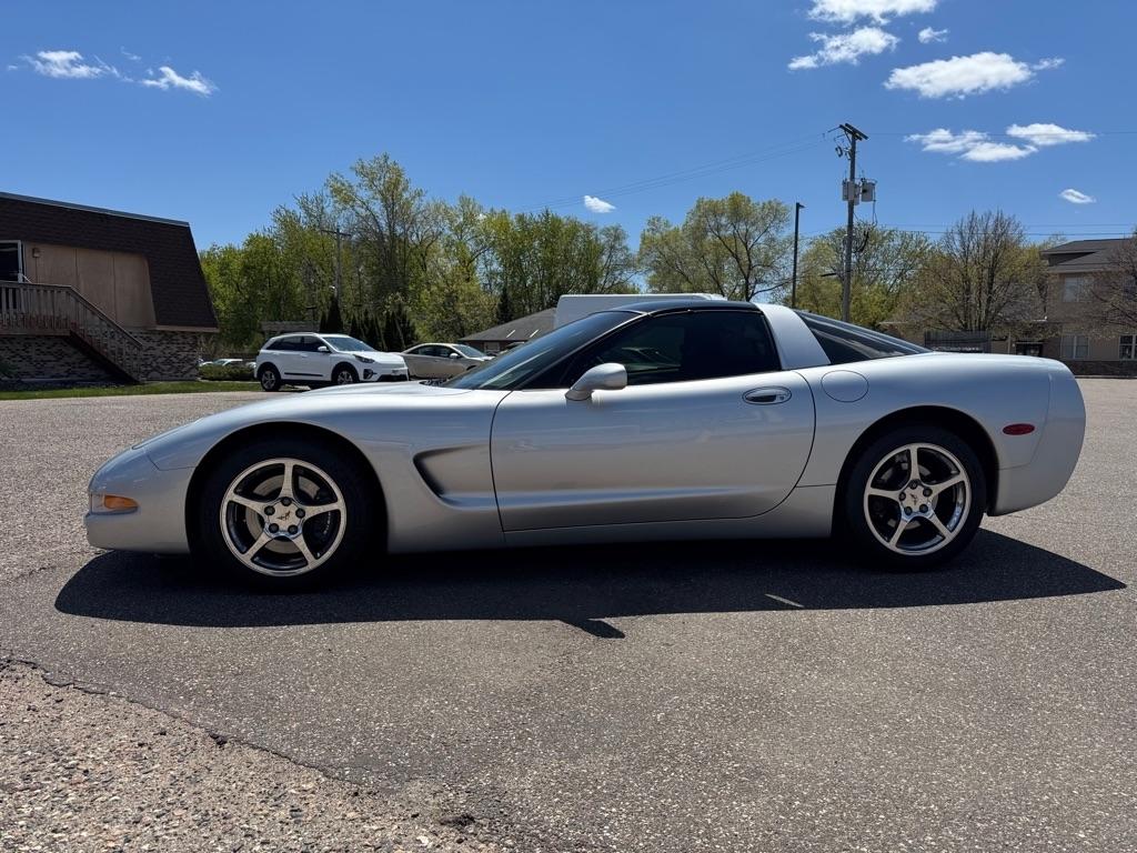 Chevrolet Corvette 2dr Cpe 2001