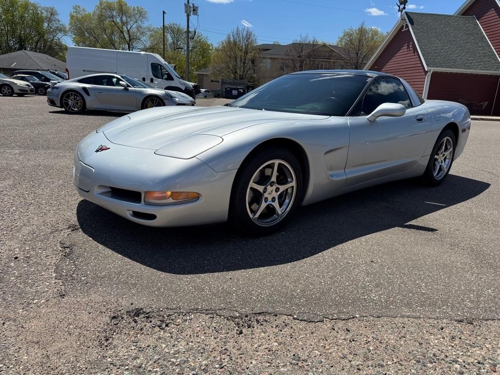 Chevrolet Corvette 2dr Cpe 2001