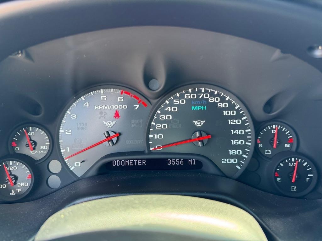 Chevrolet Corvette 2dr Cpe 2001