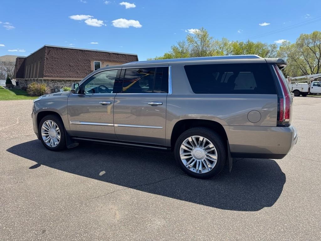 Cadillac Escalade ESV 4WD 4dr Platinum 2019