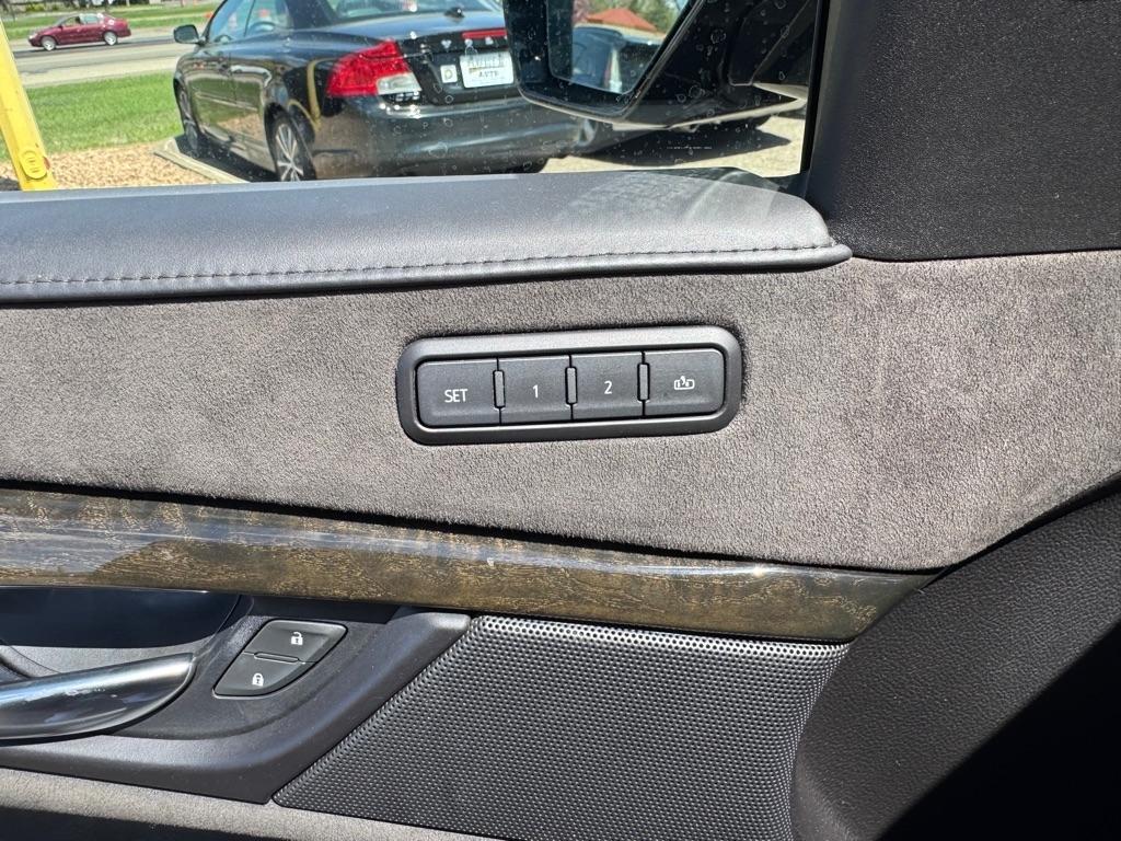 Cadillac Escalade ESV 4WD 4dr Platinum 2019