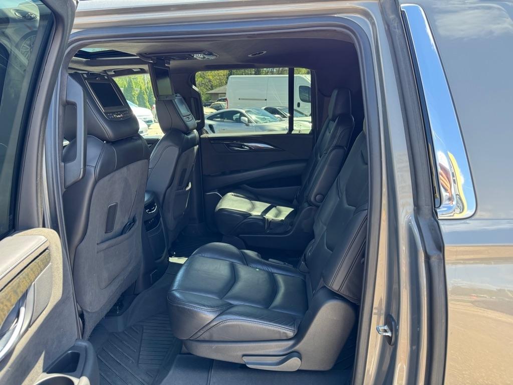 Cadillac Escalade ESV 4WD 4dr Platinum 2019