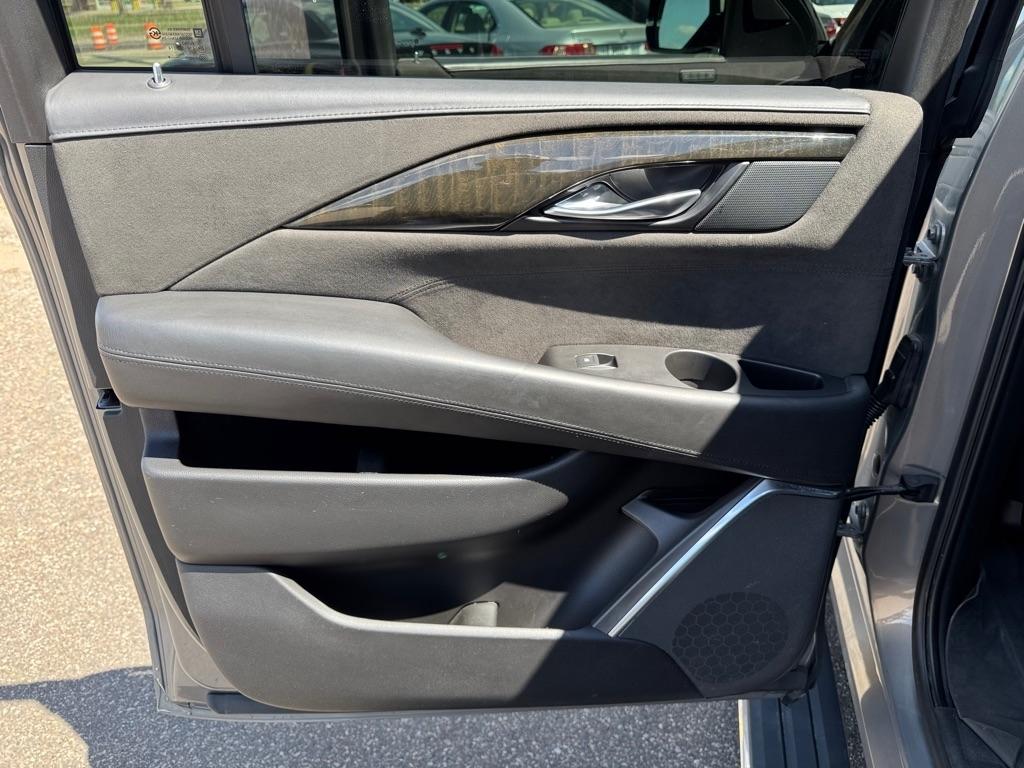 Cadillac Escalade ESV 4WD 4dr Platinum 2019