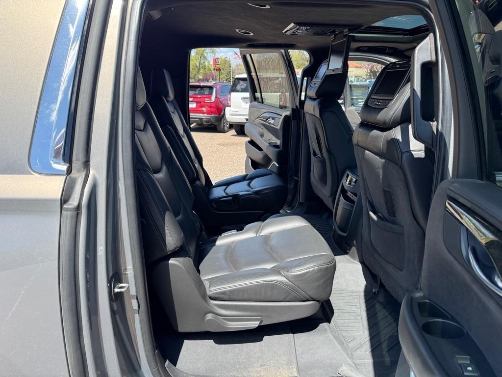 Cadillac Escalade ESV 4WD 4dr Platinum 2019