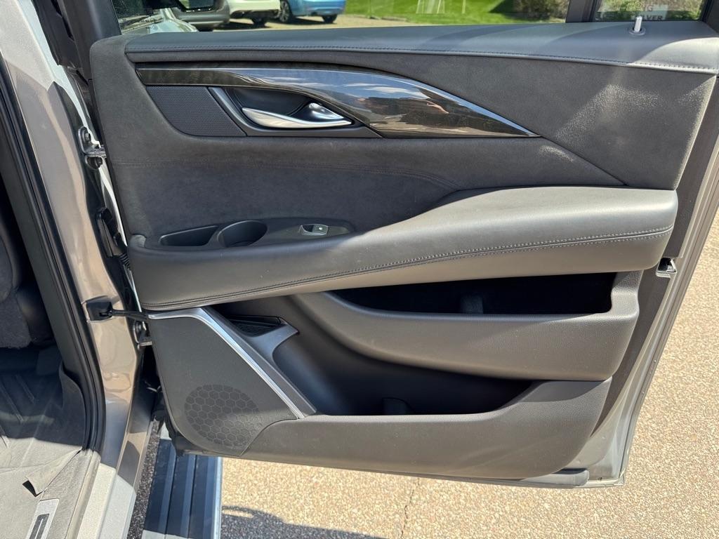 Cadillac Escalade ESV 4WD 4dr Platinum 2019