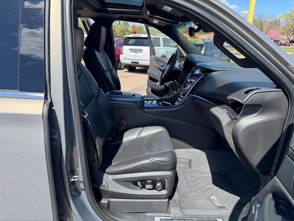 Cadillac Escalade ESV 4WD 4dr Platinum 2019