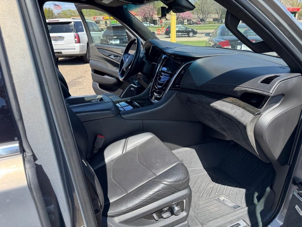 Cadillac Escalade ESV 4WD 4dr Platinum 2019