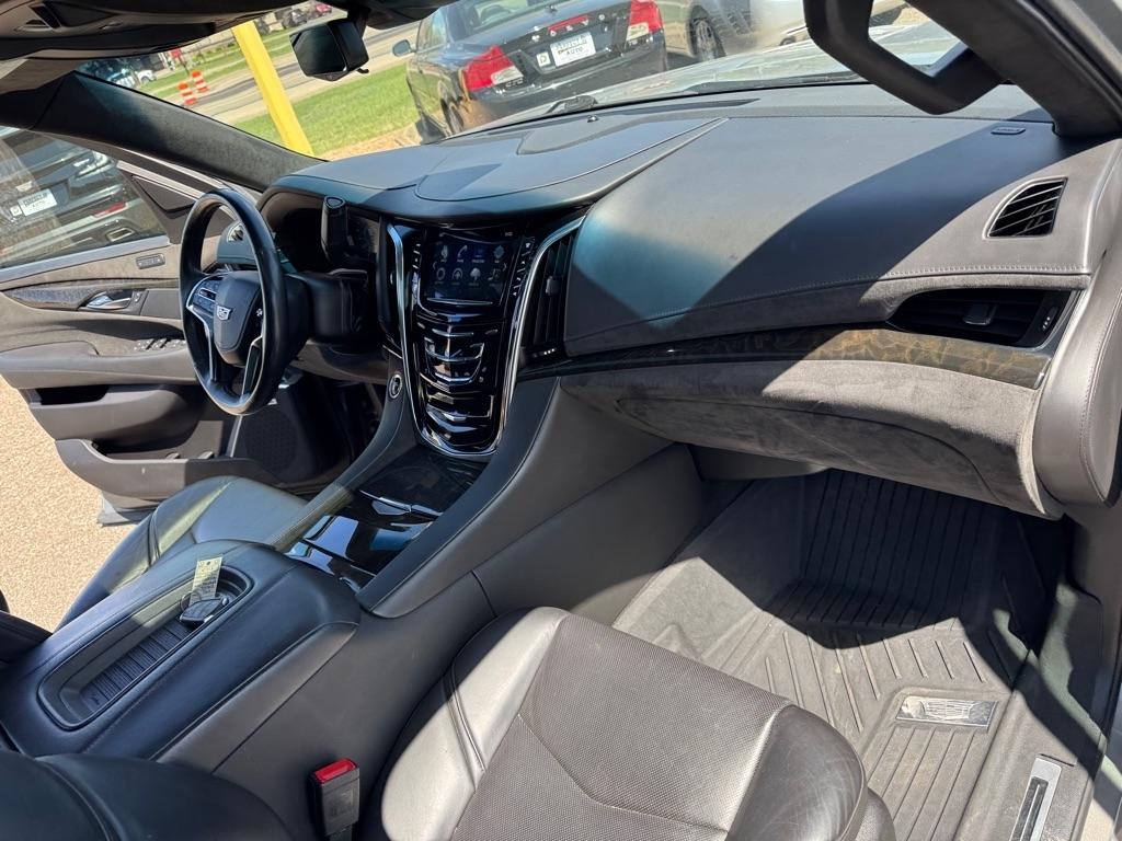 Cadillac Escalade ESV 4WD 4dr Platinum 2019