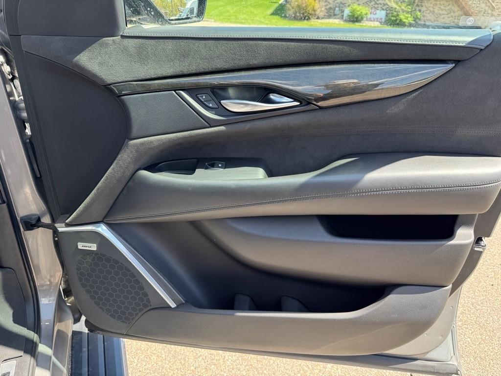 Cadillac Escalade ESV 4WD 4dr Platinum 2019