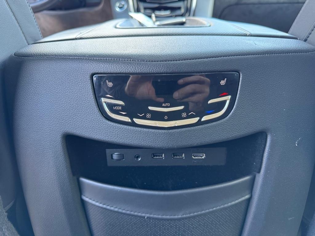 Cadillac Escalade ESV 4WD 4dr Platinum 2019