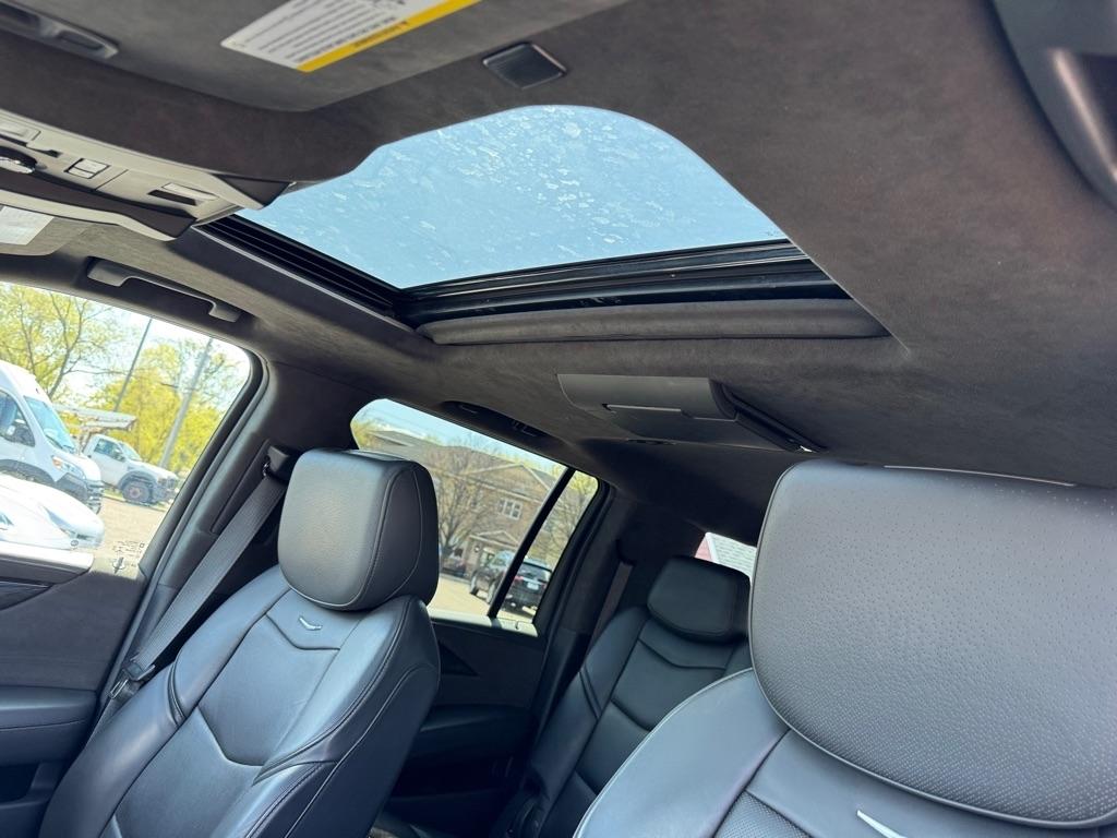 Cadillac Escalade ESV 4WD 4dr Platinum 2019