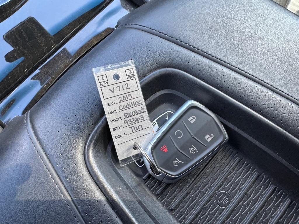 Cadillac Escalade ESV 4WD 4dr Platinum 2019