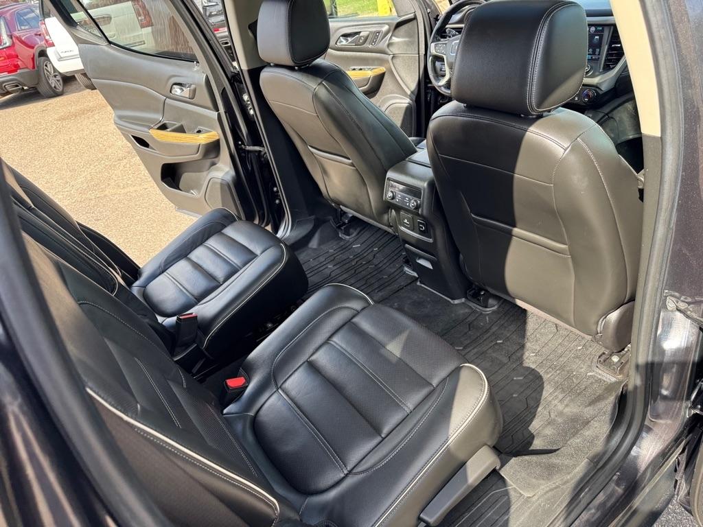 GMC Acadia AWD 4dr Denali 2017
