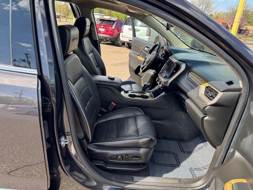GMC Acadia AWD 4dr Denali 2017