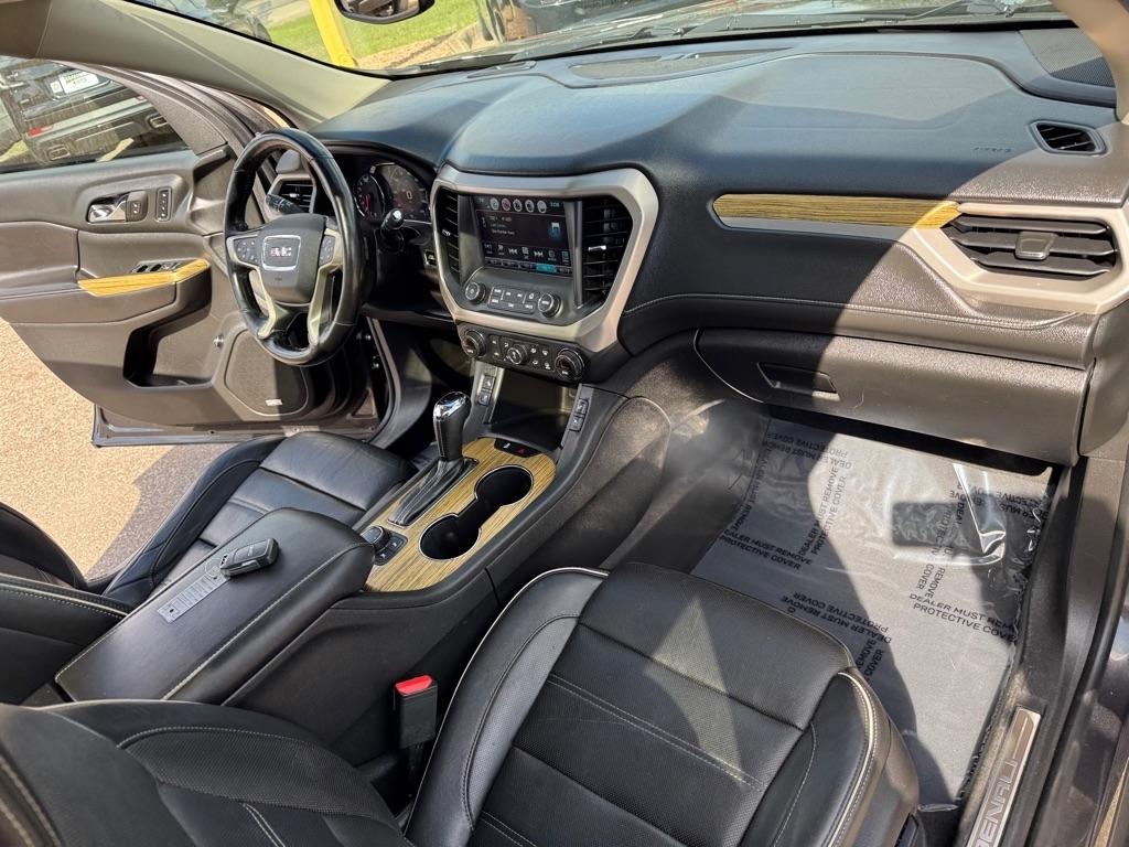 GMC Acadia AWD 4dr Denali 2017