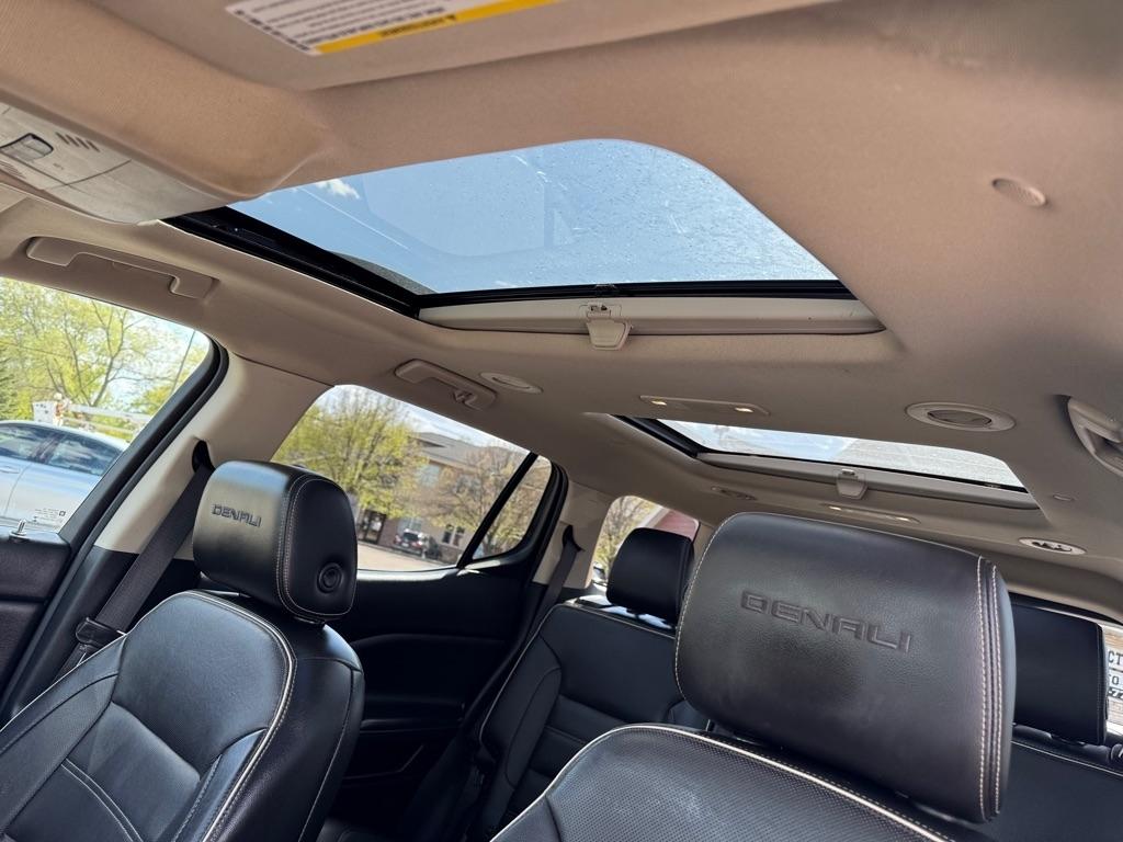 GMC Acadia AWD 4dr Denali 2017