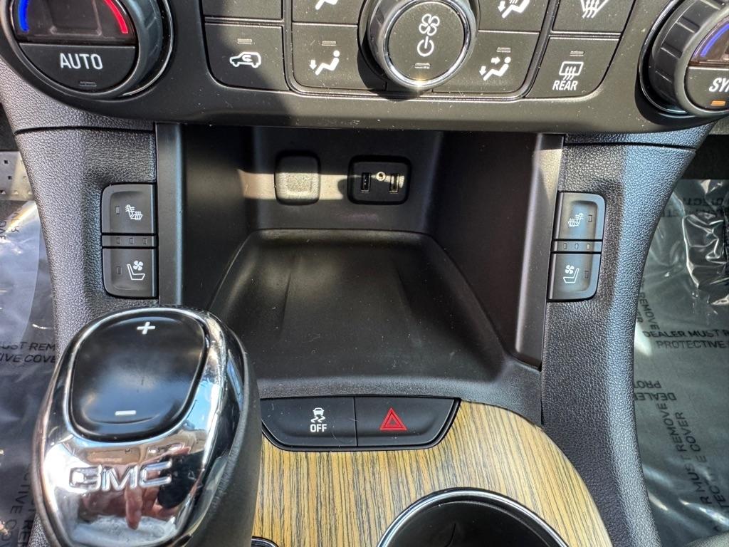 GMC Acadia AWD 4dr Denali 2017