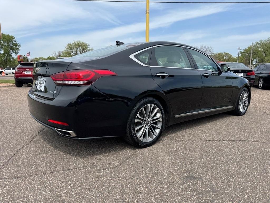 Hyundai Genesis 4dr Sdn V6 3.8L AWD 2015